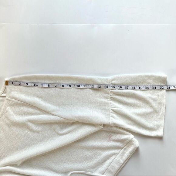 Casual Collections by F & F Ivory Tie Bottom Bell Sleeve Blouse Size 14 - Picture 13 of 13